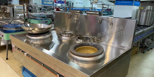 酒店食堂廚房設(shè)備的分類(lèi)與選擇-質(zhì)量是衡量好壞的標(biāo)準(zhǔn)（宇杰廚具）